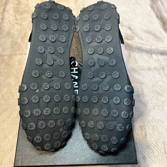 Authentic Chanel sneakers - Picture 9 of 16